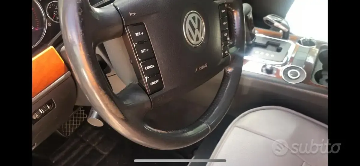 Usata VW Touareg R 174 CV (127 kW) 2004 Grigio SUV