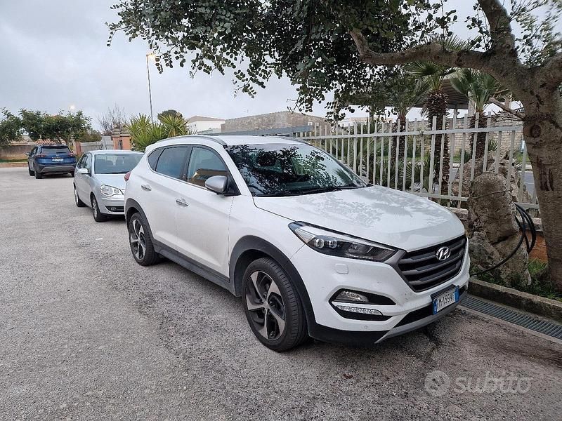 Bianco Usata 2017 Hyundai Tucson SUV | 14.400 € (Buon prezzo) - Immagine 1/2