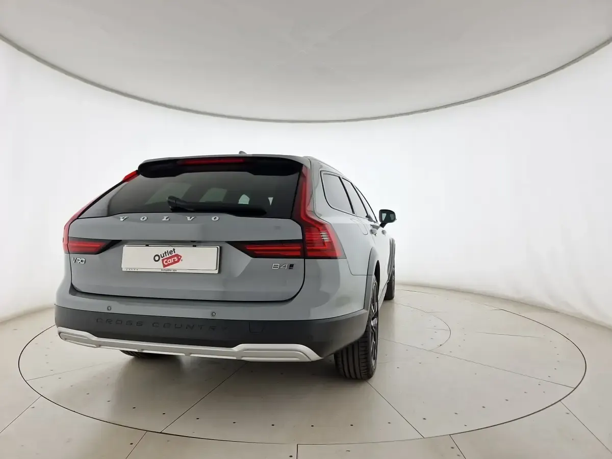 Usata Volvo V90 CC Ultimate 197 CV (144 kW) 2023 Grigio Station wagon