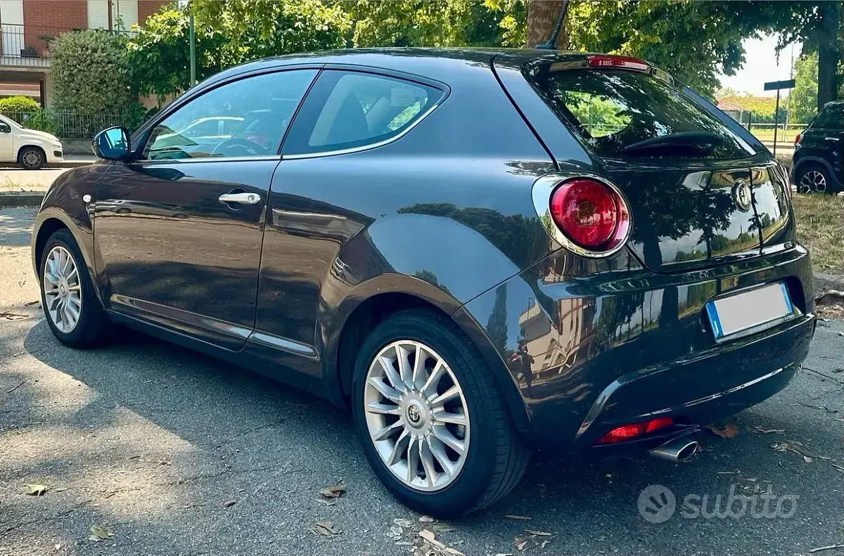 Usata Alfa Romeo MiTo Distinctive 106 CV (77 kW) 2016 Utilitaria