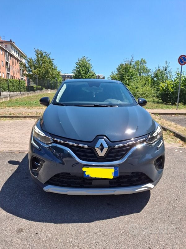 Usata Renault Captur 94 CV (69 kW) 2022 Grigio SUV