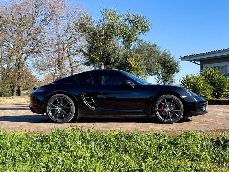 Usata Porsche 718 Cayman 299 CV (219 kW) 2021 Nero Coupé