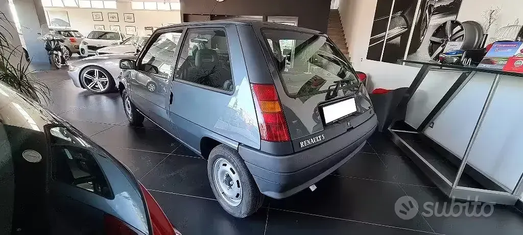 Usata Renault R5 48 CV (35 kW) 1991 Grigio scuro Utilitaria