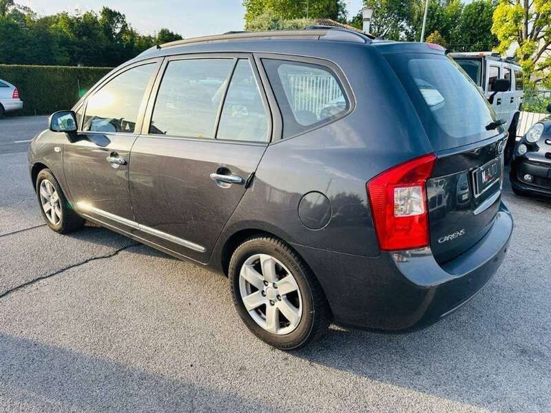 Usata Kia Carens EX 145 CV (106 kW) 2007 Antracite Monovolume