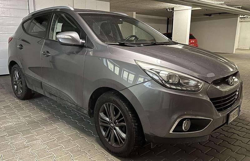 Usata Hyundai ix35 Xpossible 136 CV (100 kW) 2015 Grigio SUV