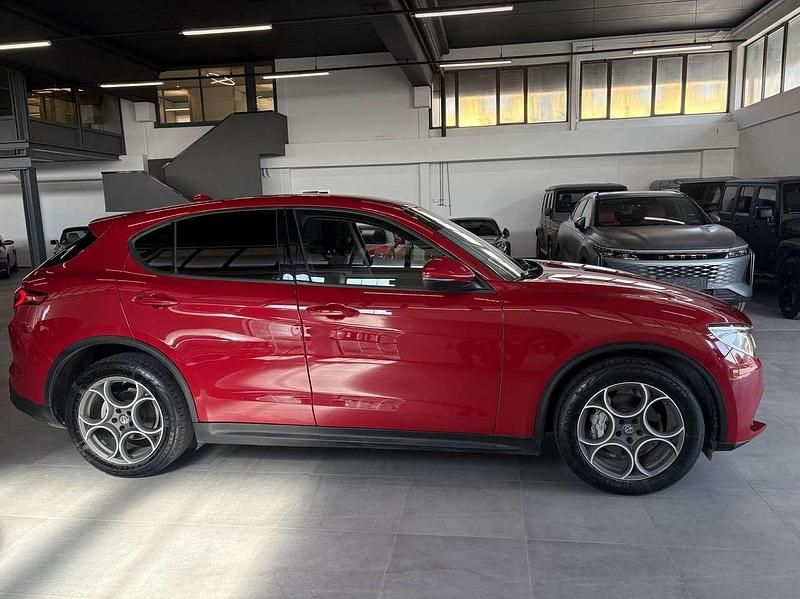 Usata Alfa Romeo Stelvio Tech Edition 160 CV (117 kW) 2019 Rosso SUV
