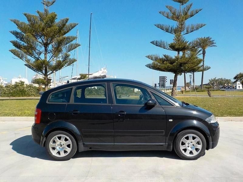 Usata Audi A2 Comfort 74 CV (54 kW) 2005 Argento Utilitaria
