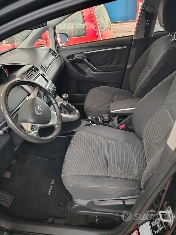 Usata Toyota Verso Style 111 CV (81 kW) 2015 Blu Monovolume