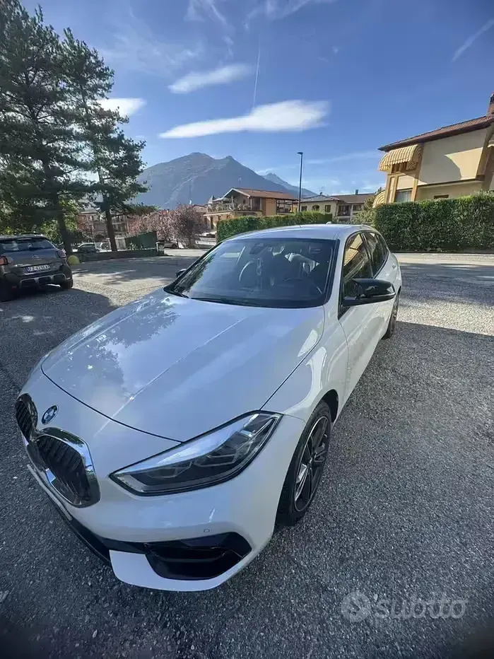Usata BMW 118 Luxury Line 136 CV (100 kW) 2020 Bianco Berlina