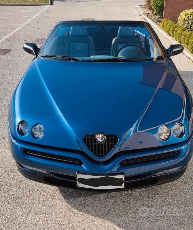 Usato 1997 Alfa Romeo Spider 2.0 Benzin 128 CV (12.000 €)