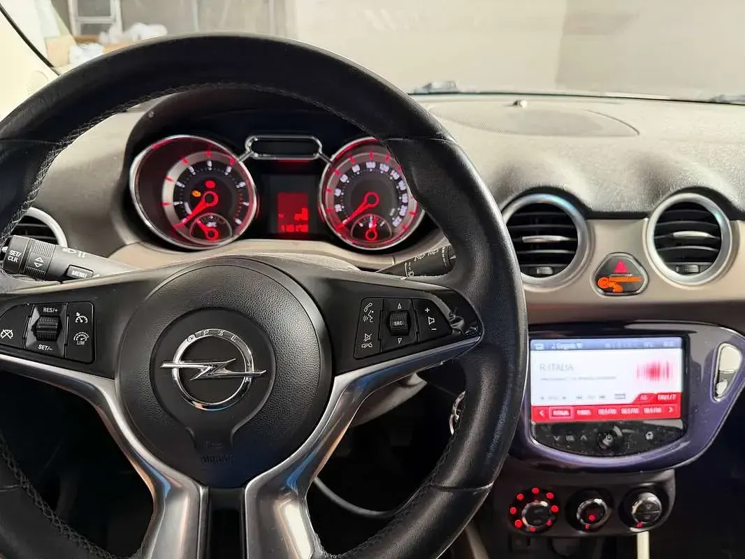 Usata Opel Adam 69 CV (50 kW) 2013 Bianco Utilitaria