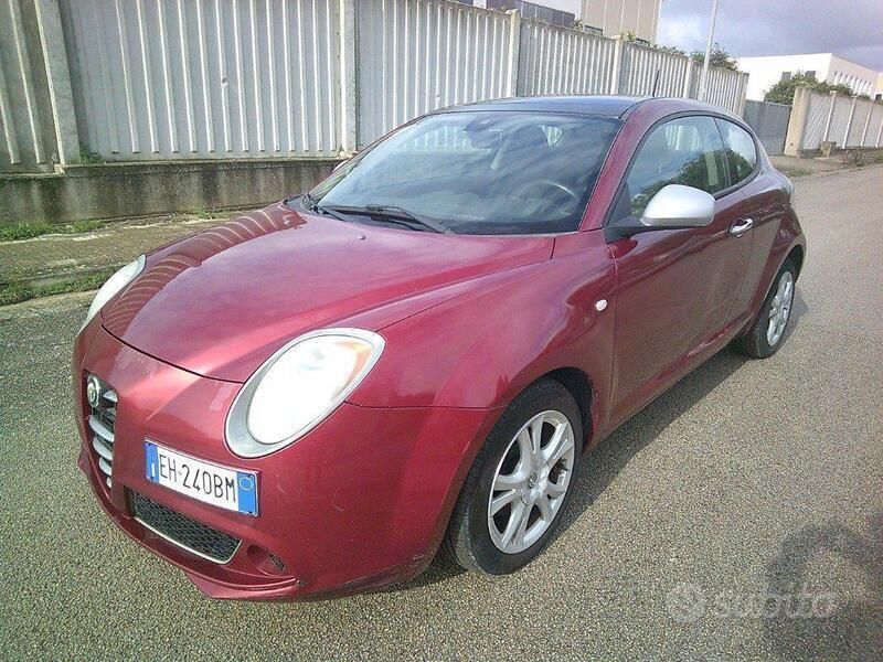 Rosso Usata 2011 Alfa Romeo MiTo Distinctive Due volumi | 1500 € (Super prezzo) - Immagine 1/2