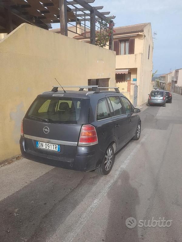 Usata Opel Zafira 105 CV (77 kW) 2008 Blu Monovolume