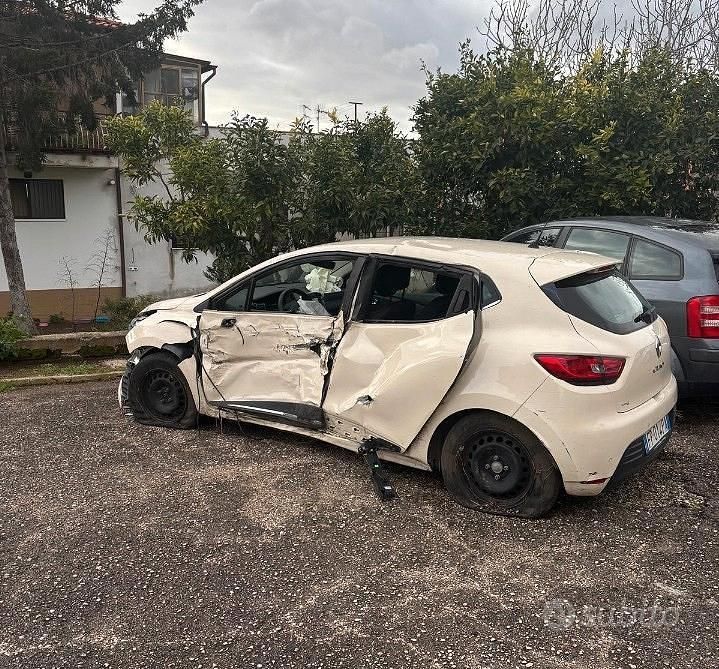Begagnad Renault Clio IV 75 HK (55 kW) 2018 Sedan