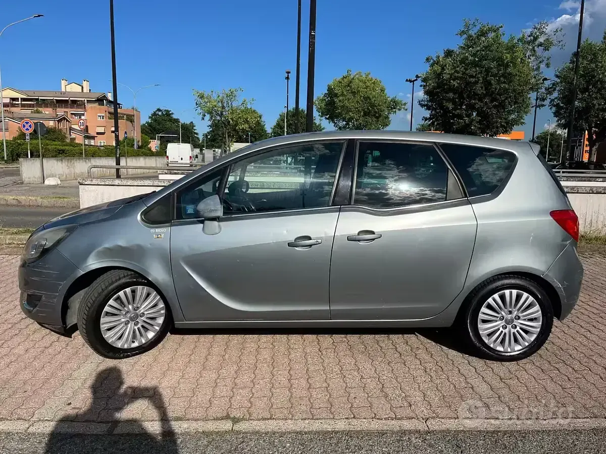Usata Opel Meriva Cosmo 120 CV (88 kW) 2014 Grigio Monovolume