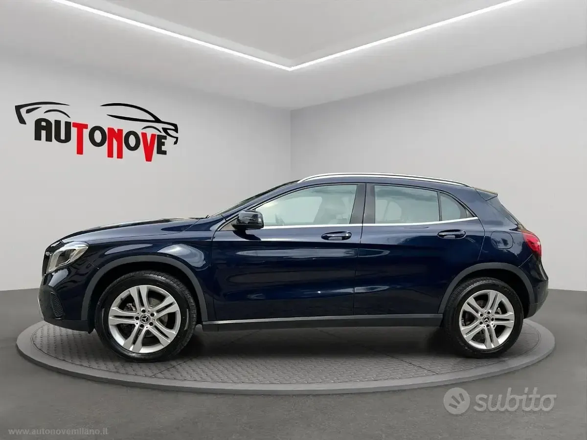 Usata Mercedes GLA200 Premium 136 CV (100 kW) 2019 Blu/azzurro SUV