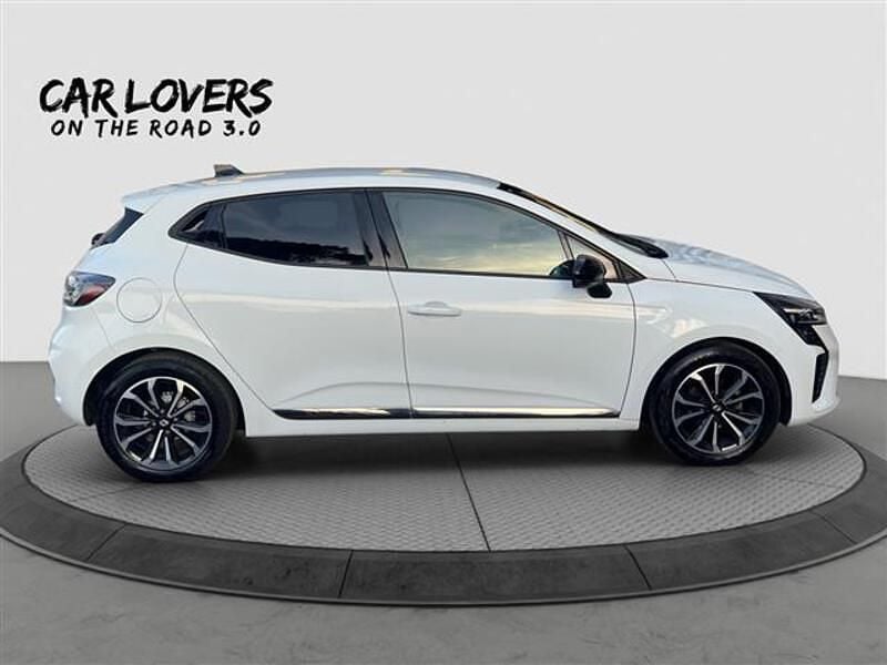 Usata Renault Clio V Techno 101 CV (74 kW) 2023 Bianco Utilitaria