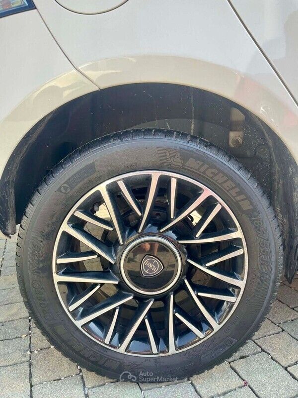 Usata Lancia Ypsilon 69 CV (50 kW) 2019 Bianco Utilitaria