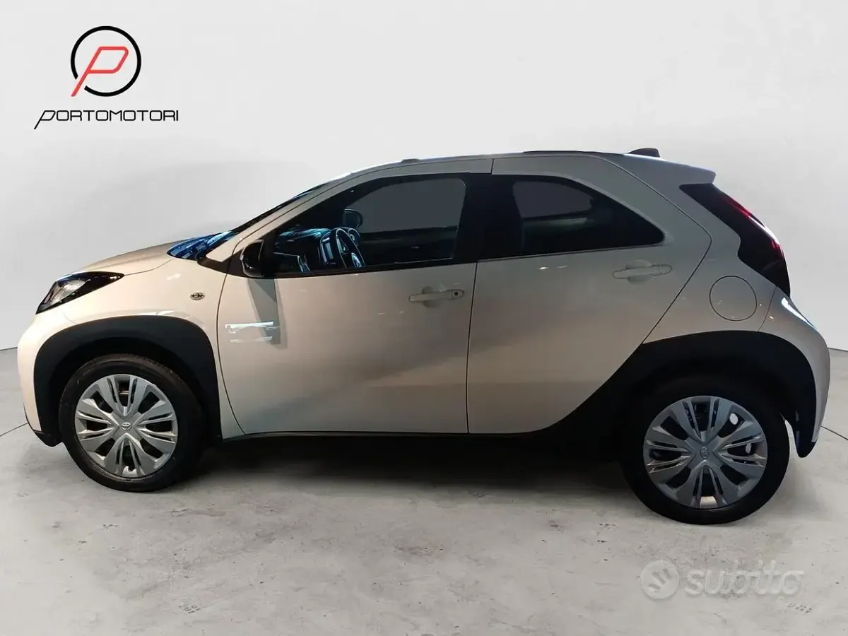 Nuova Toyota Aygo X 72 CV (52 kW) 2025 Bianco SUV