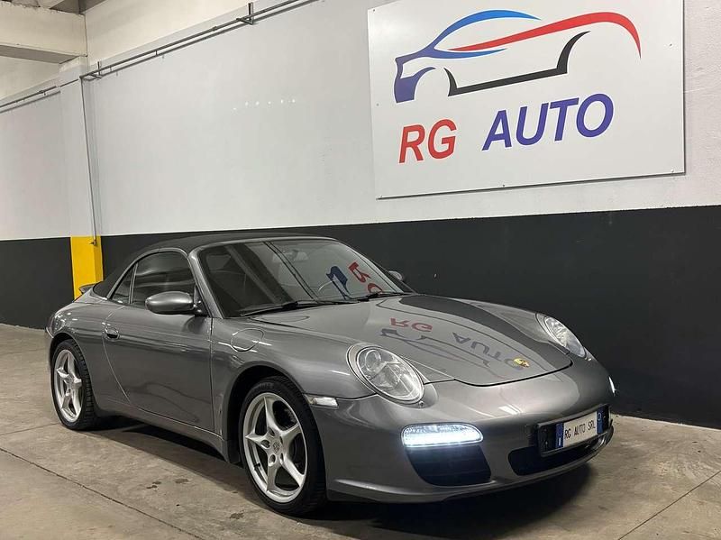 Usata Porsche 911 Carrera 4 Cabriolet 320 CV (235 kW) 2002 Grigio Cabrio