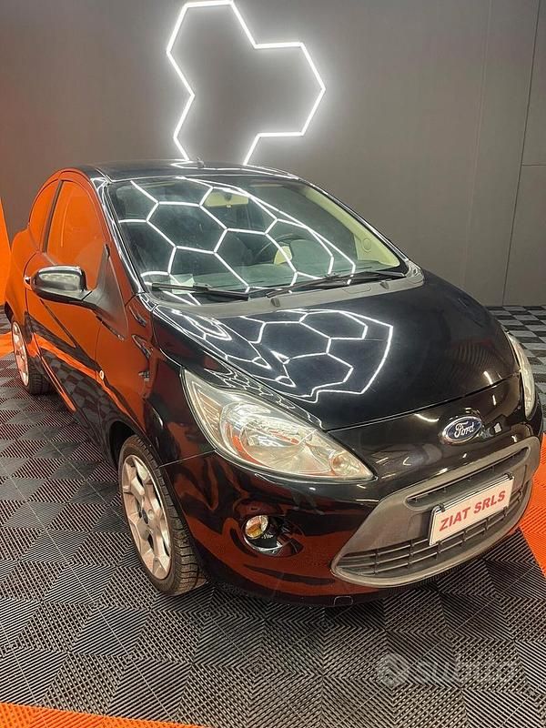 Usata Ford Ka Titanium 69 CV (50 kW) 2015 Nero Utilitaria