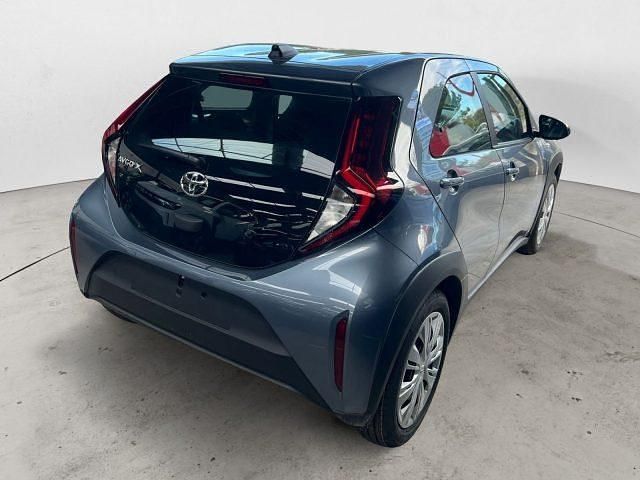 Nuova Toyota Aygo X Active 72 CV (52 kW) 2025 Grigio SUV