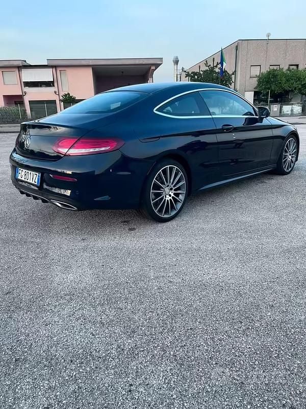 Usata Mercedes C220 Premium 170 CV (125 kW) 2017 Blu Coupé