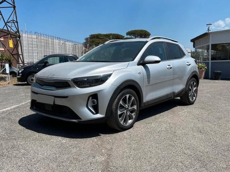Grigio Usata 2023 Kia Stonic Urban SUV | 14.950 € (Ottimo prezzo) - Immagine 1/4
