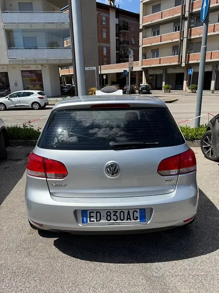 Usata VW Golf VI Trendline 105 CV (77 kW) 2010 Grigio Utilitaria