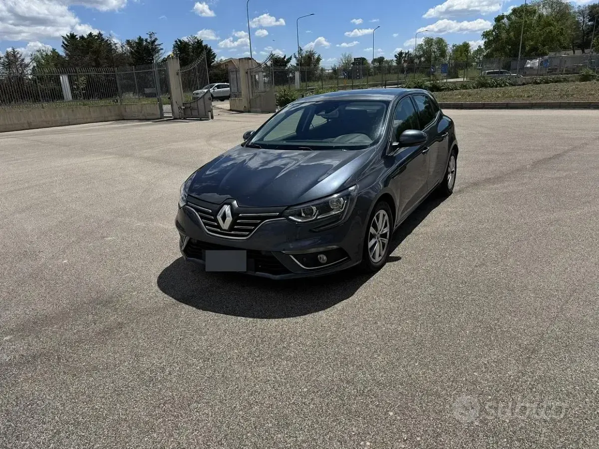 Usata Renault Mégane 110 CV (80 kW) 2016 Grigio Berlina