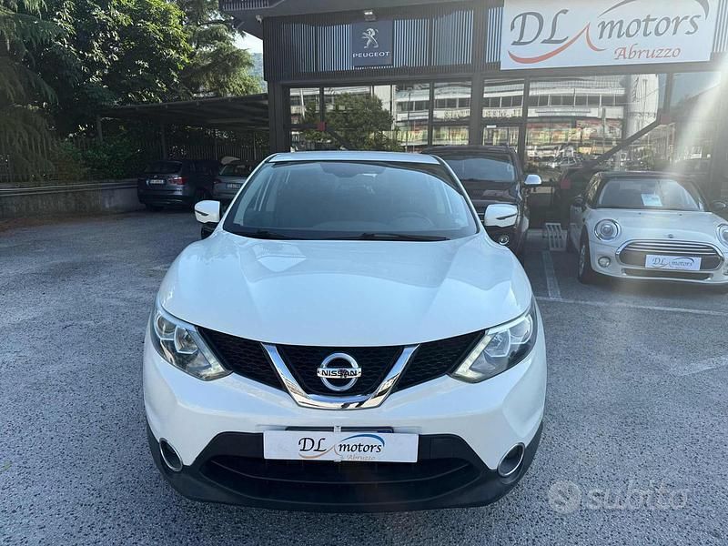 Usata Nissan Qashqai N-Connecta 110 CV (80 kW) 2016 Bianco(met.) SUV