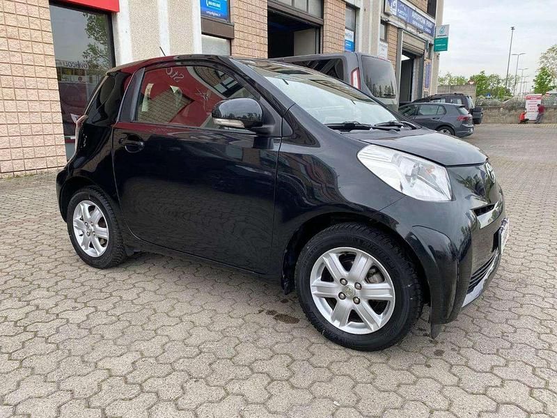 Usata Toyota iQ 68 CV (50 kW) 2011 Nero metallizzato Utilitaria