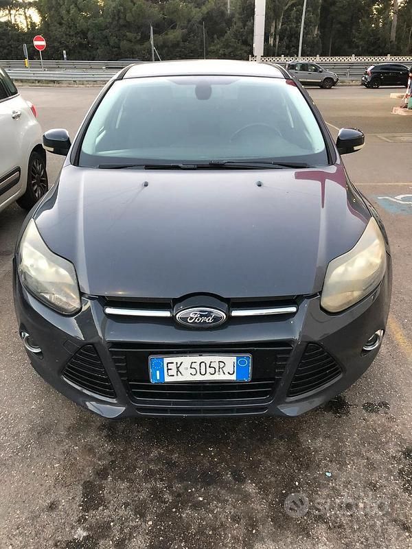 Usata Ford Focus 116 CV (85 kW) 2012 Grigio Berlina