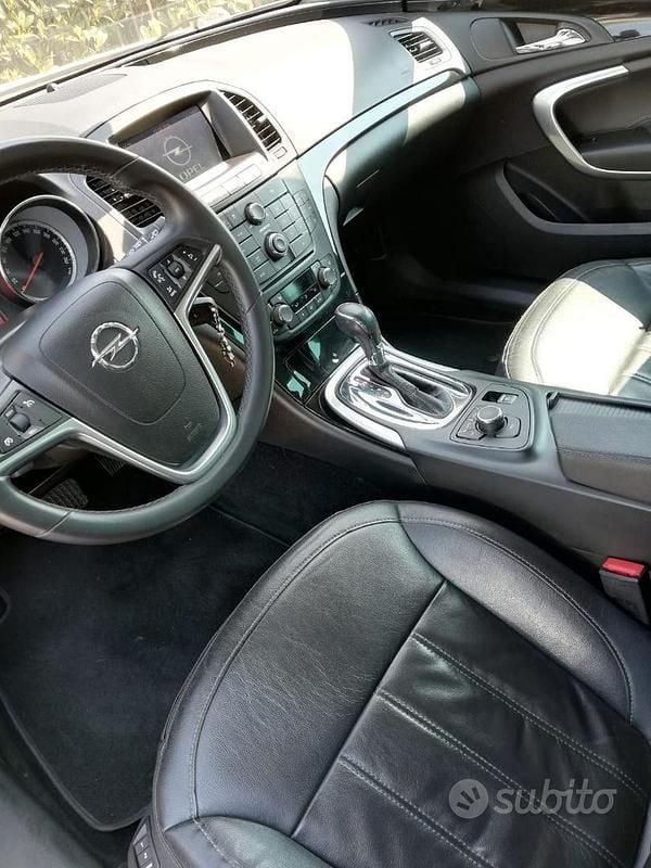 Usata Opel Insignia 160 CV (117 kW) 2009 Grigio Station wagon