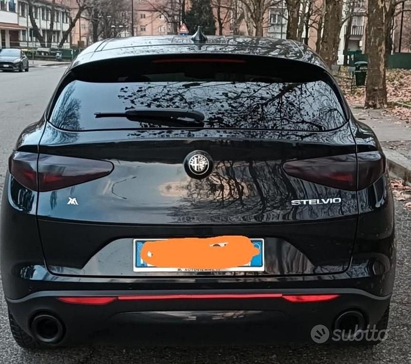 Usata Alfa Romeo Stelvio Tech Edition 160 CV (117 kW) 2019 Nero SUV