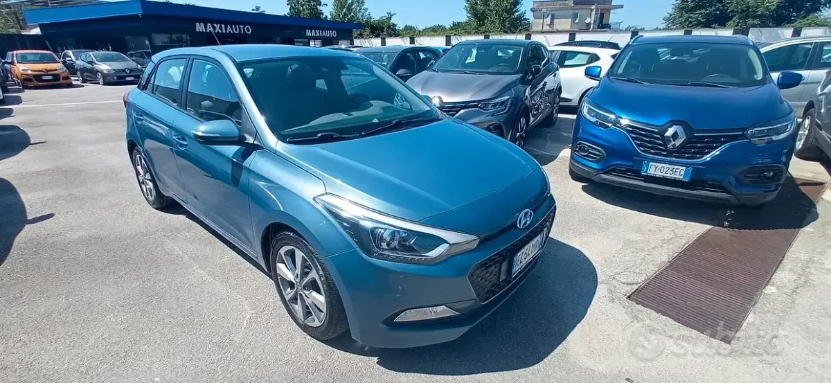 Usata Hyundai i20 75 CV (55 kW) 2015 Blu Berlina
