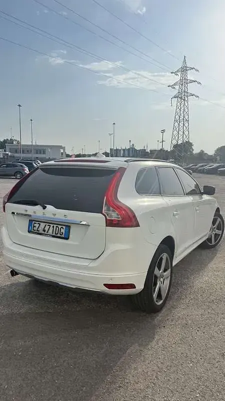 Usata Volvo XC60 Momentum 150 CV (110 kW) 2015 Bianco SUV