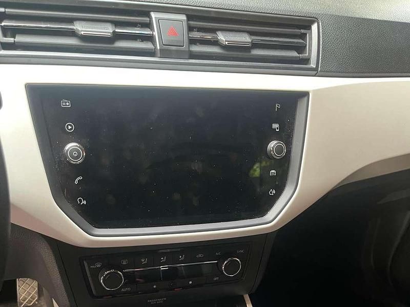 Usata Seat Arona XCELLENCE 110 CV (80 kW) 2021 Argento SUV