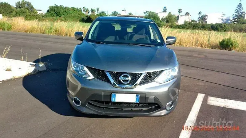 Usata Nissan Qashqai 110 CV (80 kW) 2017 Grigio SUV