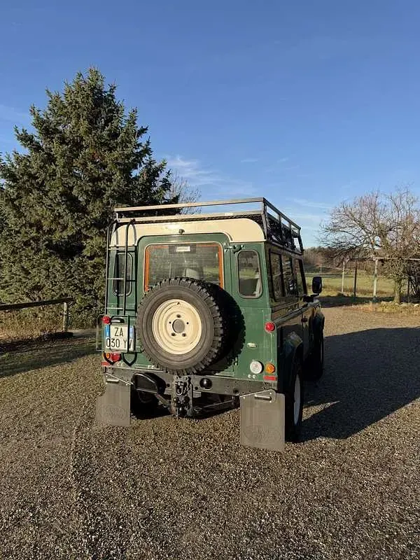 Usata Land Rover Defender 122 CV (89 kW) 2005 Station wagon