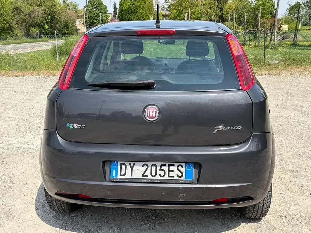 Usata Fiat Grande Punto Dynamic 77 CV (56 kW) 2009 Grigio Utilitaria