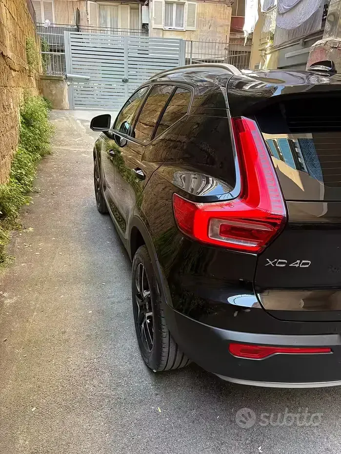 Usata Volvo XC40 150 CV (110 kW) 2021 Nero SUV