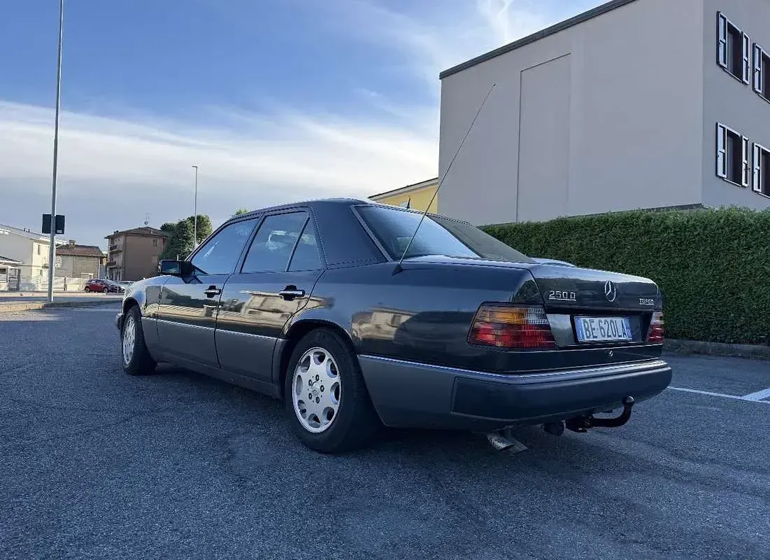 Usata Mercedes E250 126 CV (92 kW) 1990 Berlina