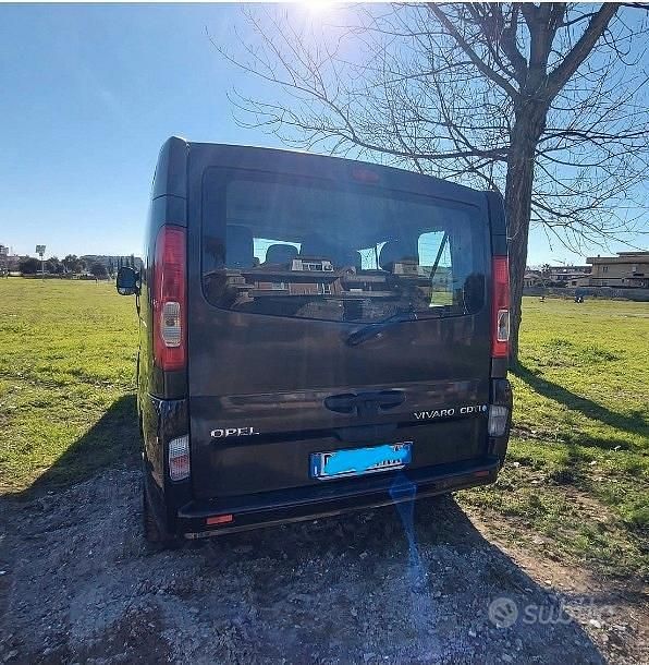 Usata Opel Vivaro 120 CV (88 kW) 2009 Nero Monovolume