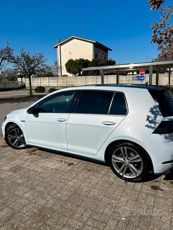 Usata VW Golf VII R-line 170 CV (125 kW) 2018 Bianco Berlina