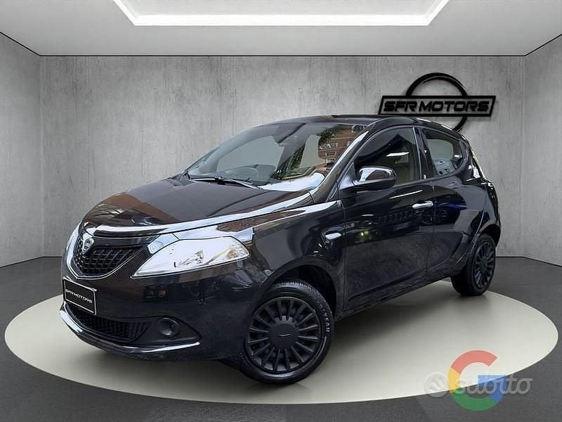 Usata Lancia Ypsilon 71 CV (52 kW) 2024 Other Utilitaria