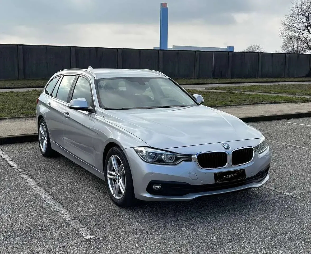 Usata BMW 318 150 CV (110 kW) 2019 Argento Station wagon