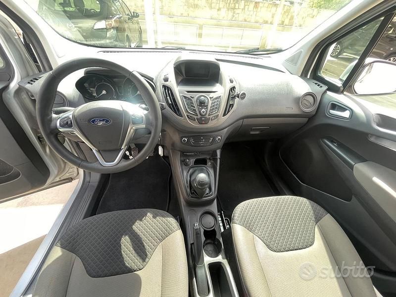 Usata Ford Tourneo Courier 75 CV (55 kW) 2015 Grigio Monovolume
