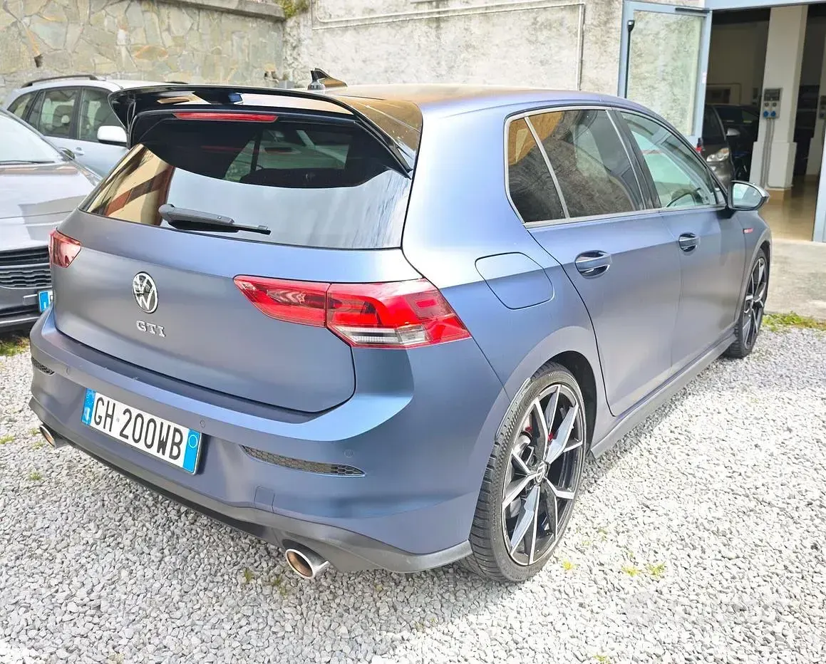 Usata VW Golf VIII GTI 245 CV (180 kW) 2022 Blu Berlina