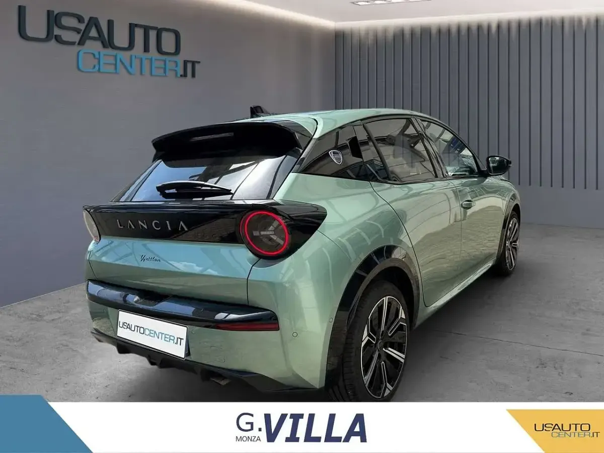 Usata Lancia Ypsilon 110 CV (80 kW) 2025 Verde Utilitaria